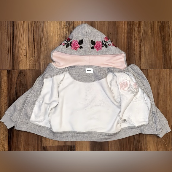 Hudson Jeans Light Gray Hoodie with Embroidered Pink Roses Toddler Girls Size 5 - Picture 3 of 6